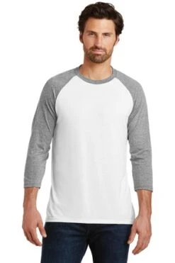 District Unisex Perfect Tri 3/4-Sleeve Raglan